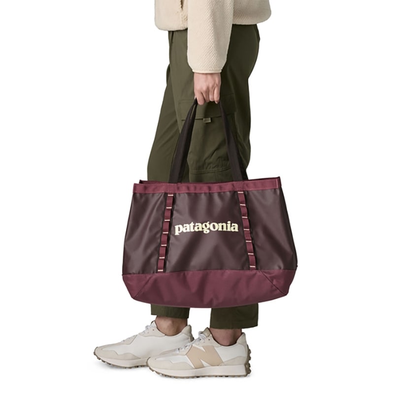 Patagonia パタゴニア ブラックホール・トート 25L(Berry Fig): 通常