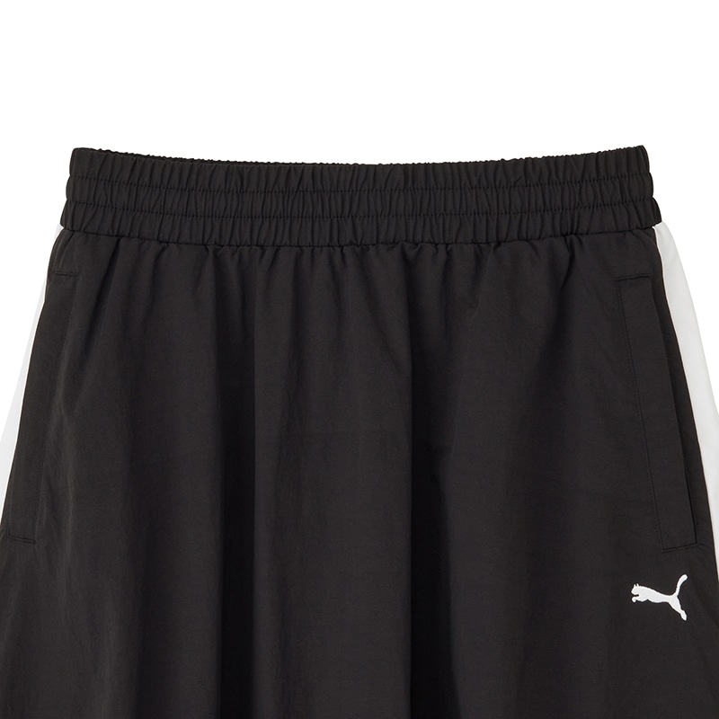 PUMA プーマ ウィメンズ T7 ウーヴンミディスカート(ブラック): 通常