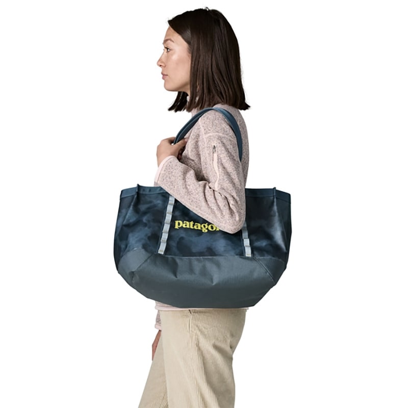 Patagonia パタゴニア ブラックホール・トート 25L(Berry Fig): 通常
