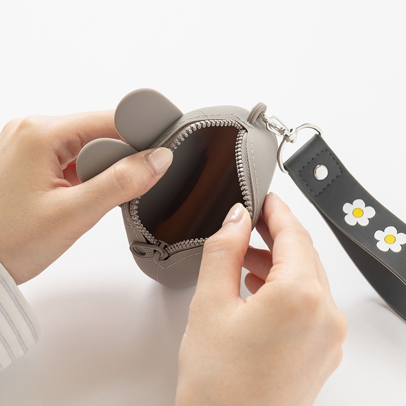 Brunch Brother ブランチブラザー シリコーンポーチ・ストラップ付き