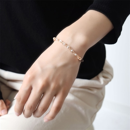 お値下げ✨️ブレスレット モノグラム フラワー ステシア お値下げ✨️ブレスレット モノグラム フラワー ステシア - メルカリ