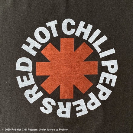 RED HOT CHILIPEPPERS Tシャツ